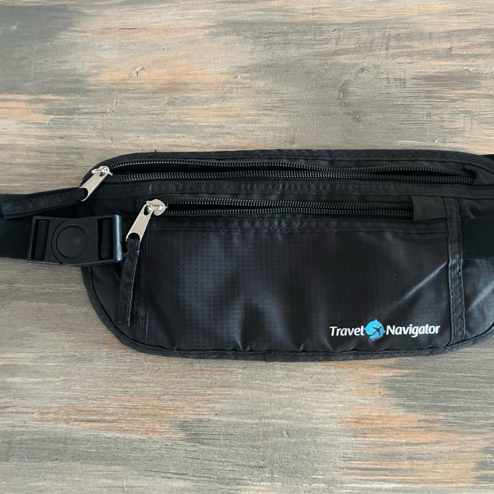 Travel navigator , black adjustable money belt